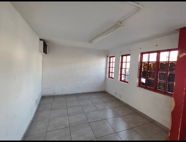 208M² MINI FACTORY TO LET IN SPRINGFIELD PARK